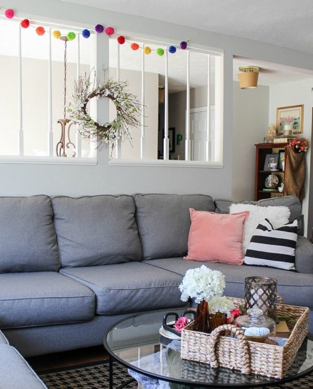 The Best Ways To Decorate Your Living Room For The Spring