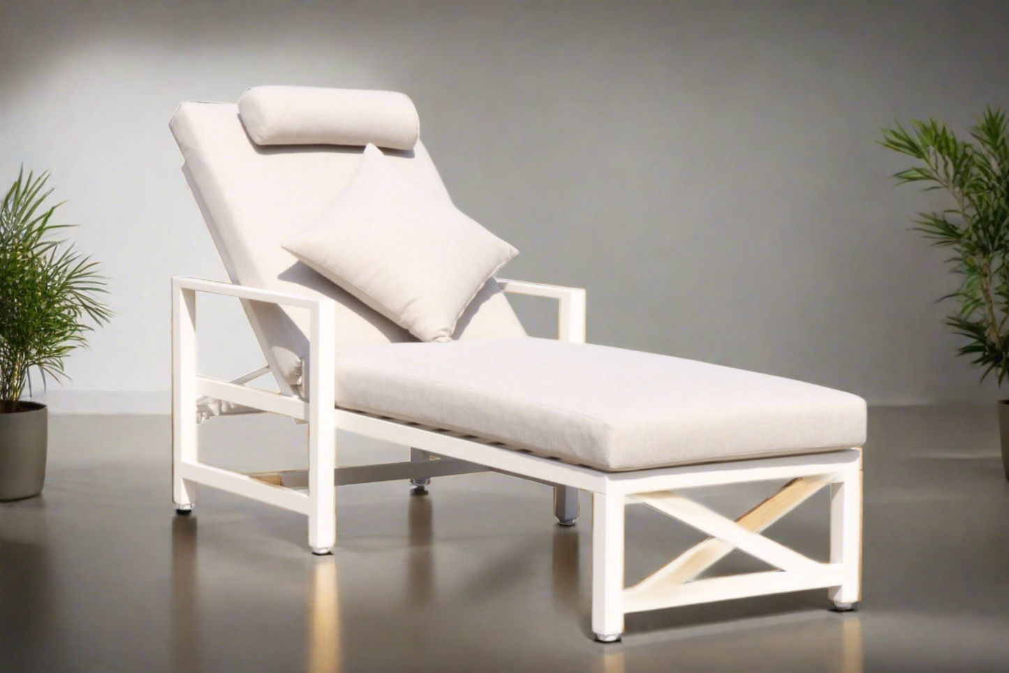 Sunlounge Pro: White Aluminium Executive Edition